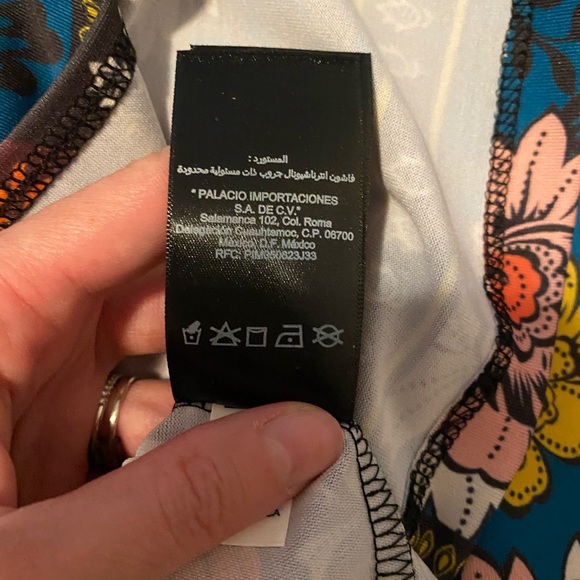 Form fit knee length high rise skirt - BEBE - Picture 4 of 5